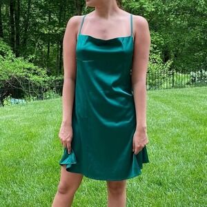 JJWM women - satin green spaghetti strap satin dress size Medium